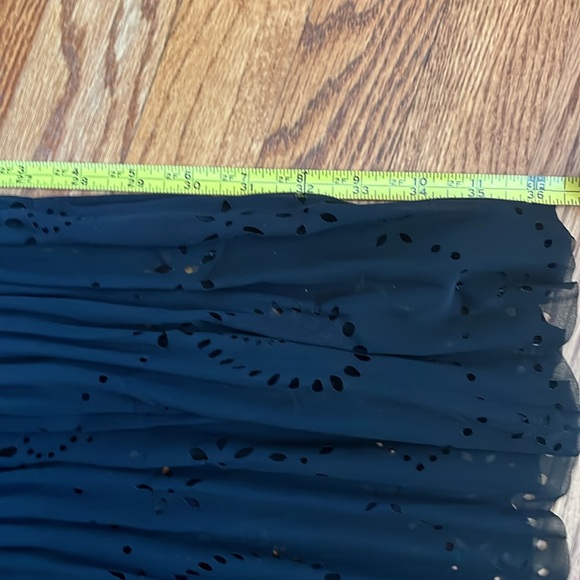 👠❌💥NWOTStylishpleated full lengthskirt.Eyelet Design. - Picture 3 of 7